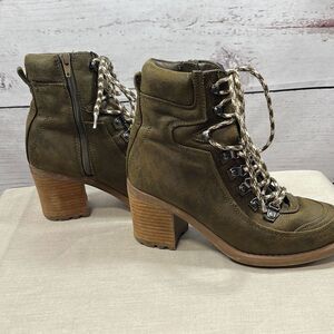 Carlos size 8 green heeled (2.5‎ inch)  boots